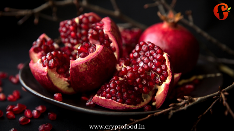 6 Health Benefits of Pomegranates Discover how pomegranates can help you lose weight, prevent heart disease and improve your health.