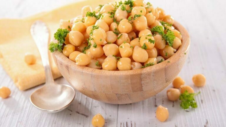 The nutritional value of chickpeas may provide a range of health benefits as a rich source of vitamins, minerals, and fiber.