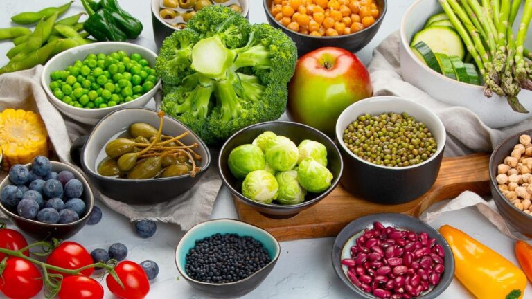 18 Healthy Foods and Balanced Meals During Pregnancy Depending on the stage of your pregnancy and any potential problems, you might need to periodically review your nutritional requirements.