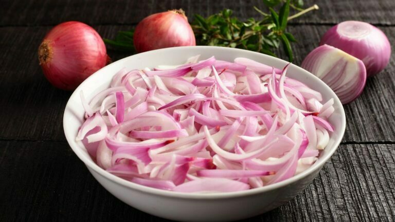 Looking for a quick and easy side dish? Give a try this recipe for Onion Salad! This North Indian Onion Salad is a popular raw onion recipe.