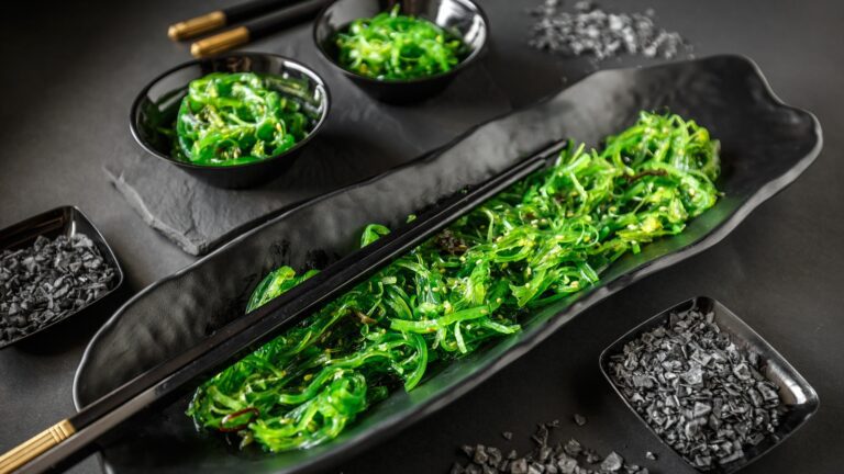 Wakame Seaweed and Its 11 Incredible Health Benefits According to studies, wakame seaweed is a great functional food that helps to stimulate the immune system.