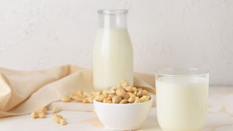 The Best Milk Substitutes For Healthy Blood Sugar Adding low saturated fat or fat-free milk with calcium is the best milk substitute for those with blood sugar problems.