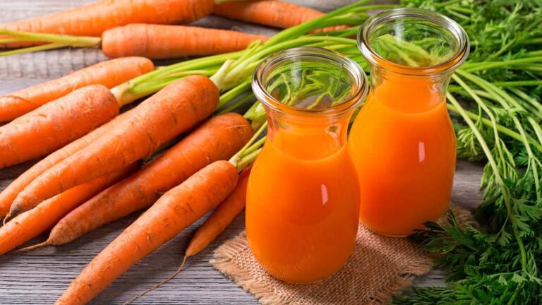 Start your day with fresh & healthy, and delicious carrot juice. In this article, we have explained a simple recipe to make carrot juice.